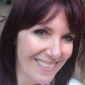 Meet your Posher, Joelle